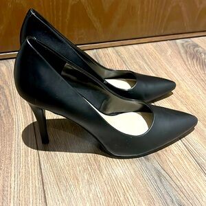 Nine West Women’s Pumps (size 9)